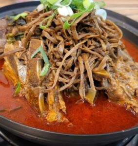 생생정보 인천 고구마줄기감자탕 맛집 뼈집 위치 메뉴 가격 안내-맛집 맞수다 뼈대 있는 한판 대결 편